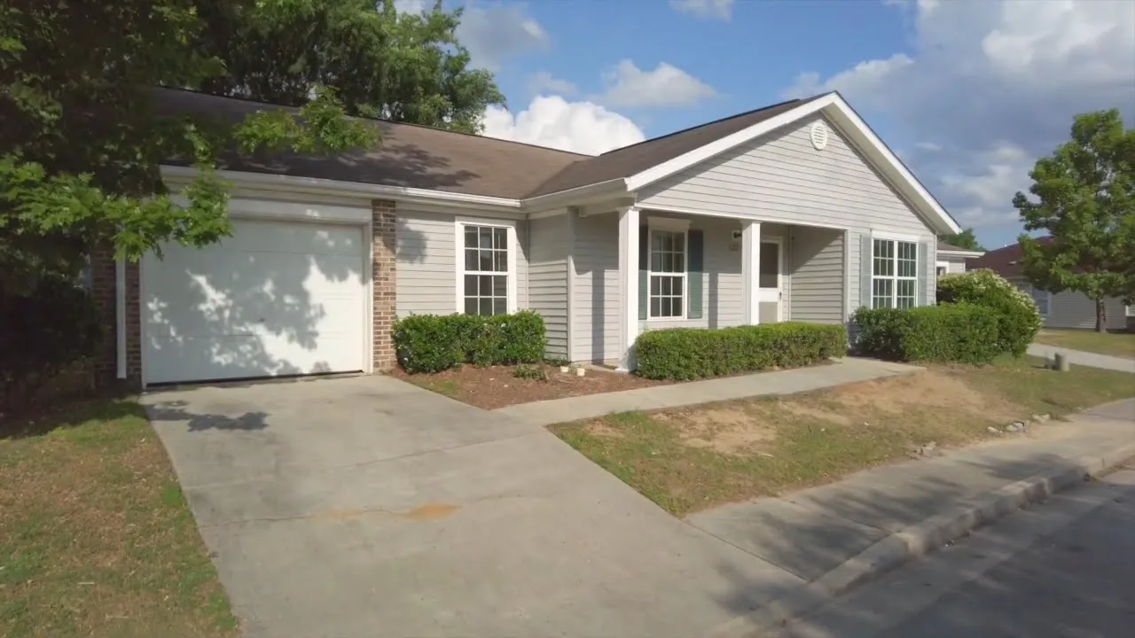 Welcome Tour, Huntington Crest, L